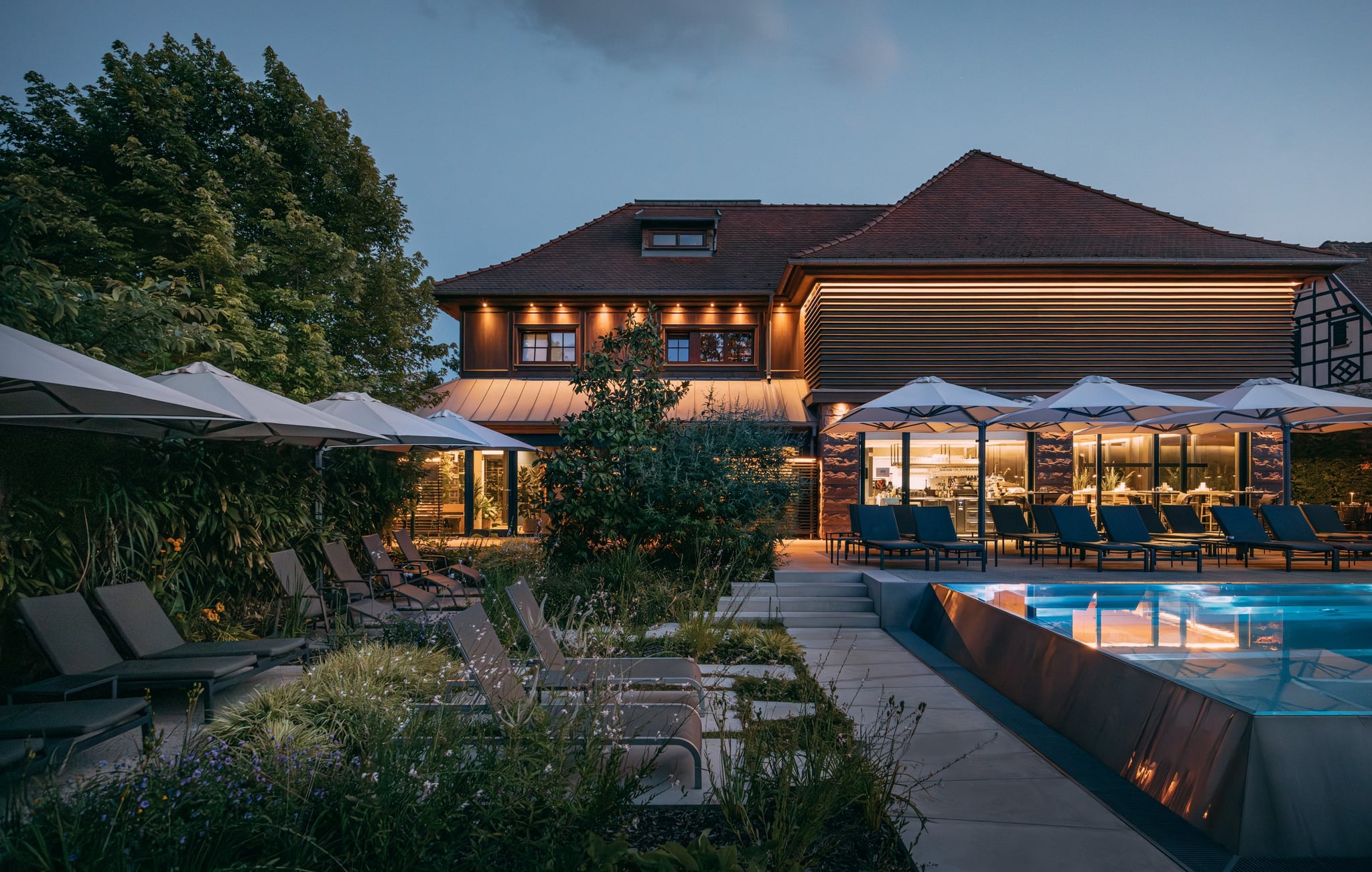 Hôtel avec piscine éclairée le soir - Hôtel Spa Alsace